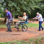 Parque Altamiro Pacheco ganha equipamento para exploração de trilhas por cadeirantes