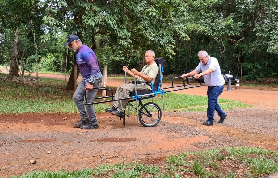 Parque Altamiro Pacheco ganha equipamento para exploração de trilhas por cadeirantes