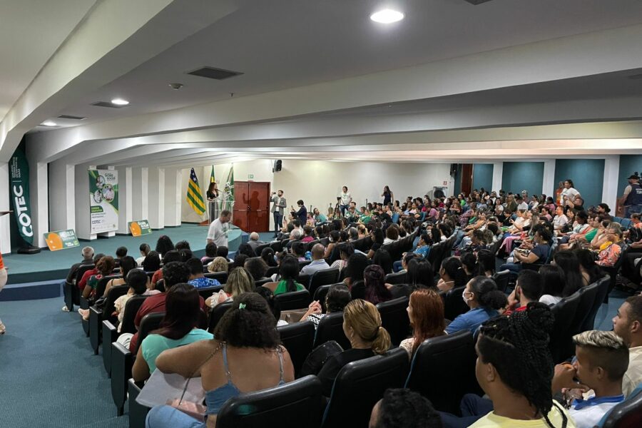 Retomada entrega  R$ 609 mil em benefícios do Goiás Social a 238 alunos do Cotec