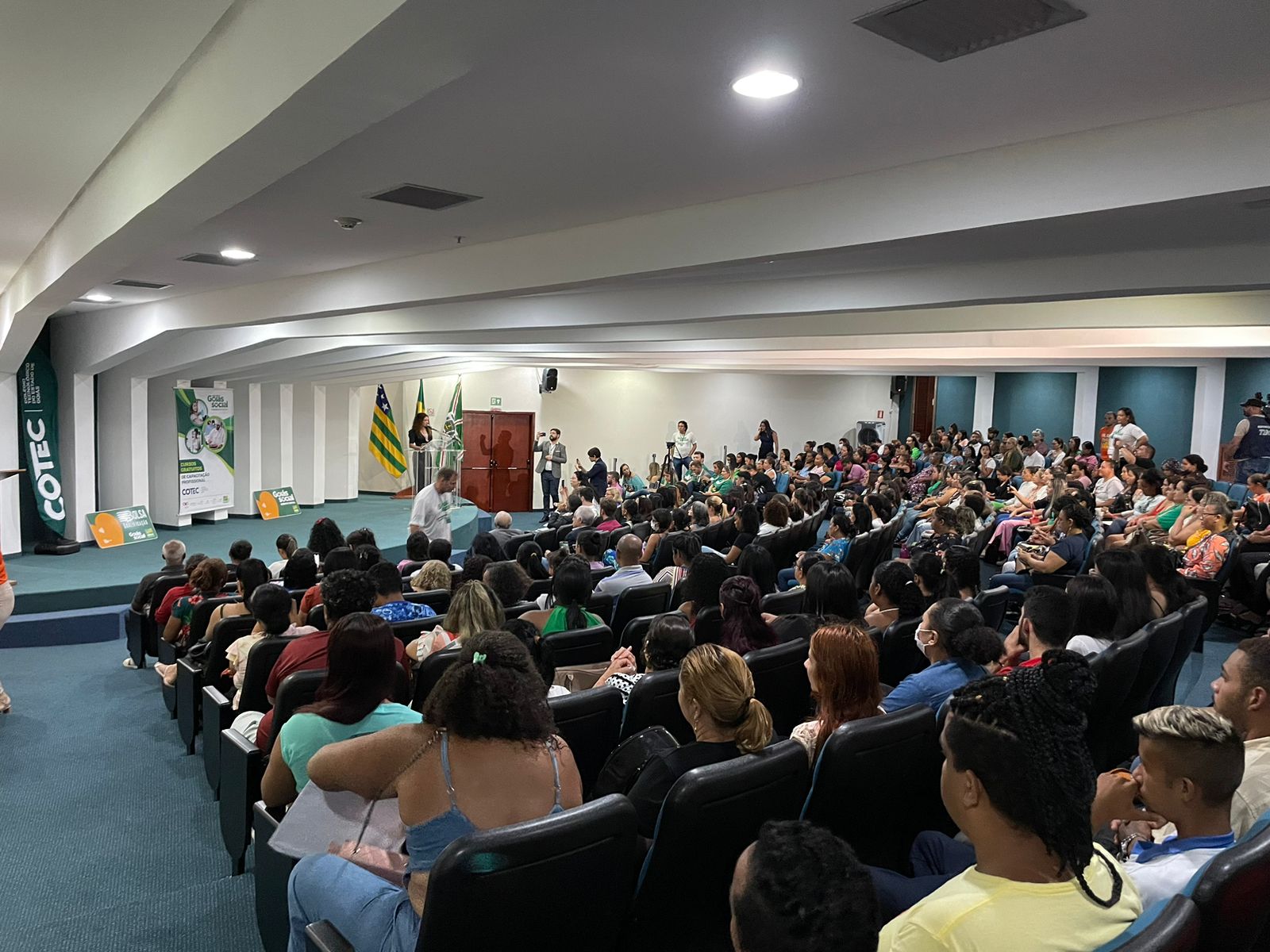 Retomada entrega  R$ 609 mil em benefícios do Goiás Social a 238 alunos do Cotec