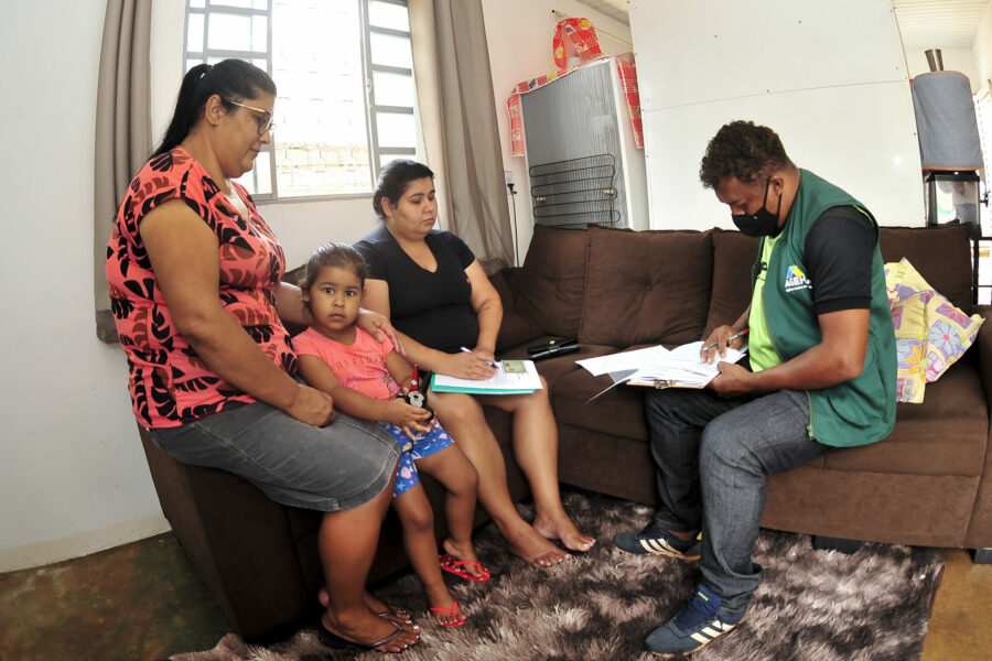 Agehab começa cadastramento para regularização de imóveis em Goiânia
