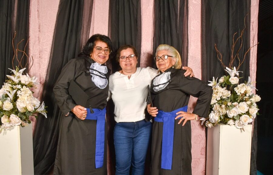 Em Morrinhos, mãe e filha recebem alfabetização Projeto Alfabetização e Família