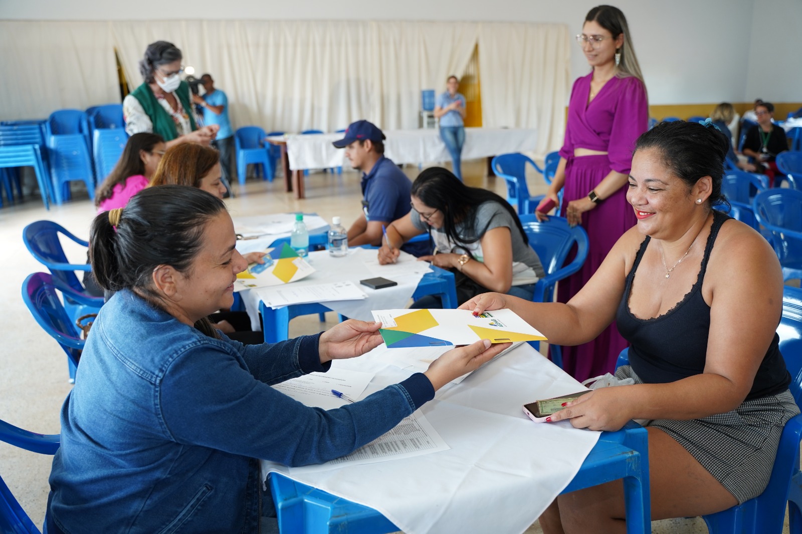 Famílias de Goiânia recebem escrituras neste sábado