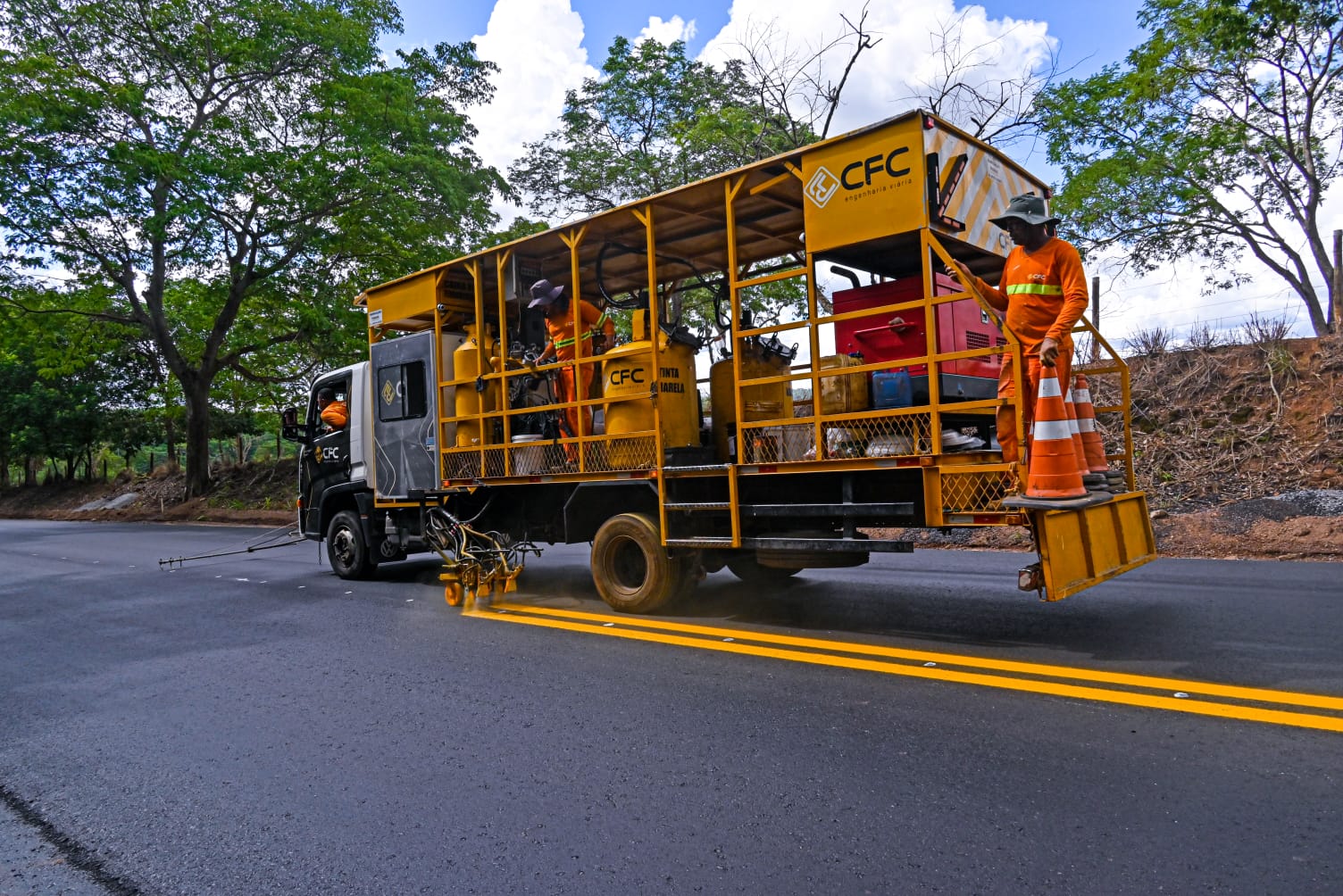 Governo lança edital para contratar serviços de sinalização viária