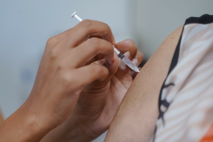 SES alerta para notícias falsas e reforça importância da vacinação