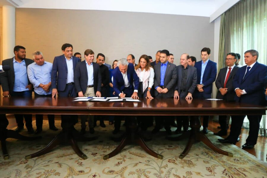 Governador sanciona leis do Pacote Social