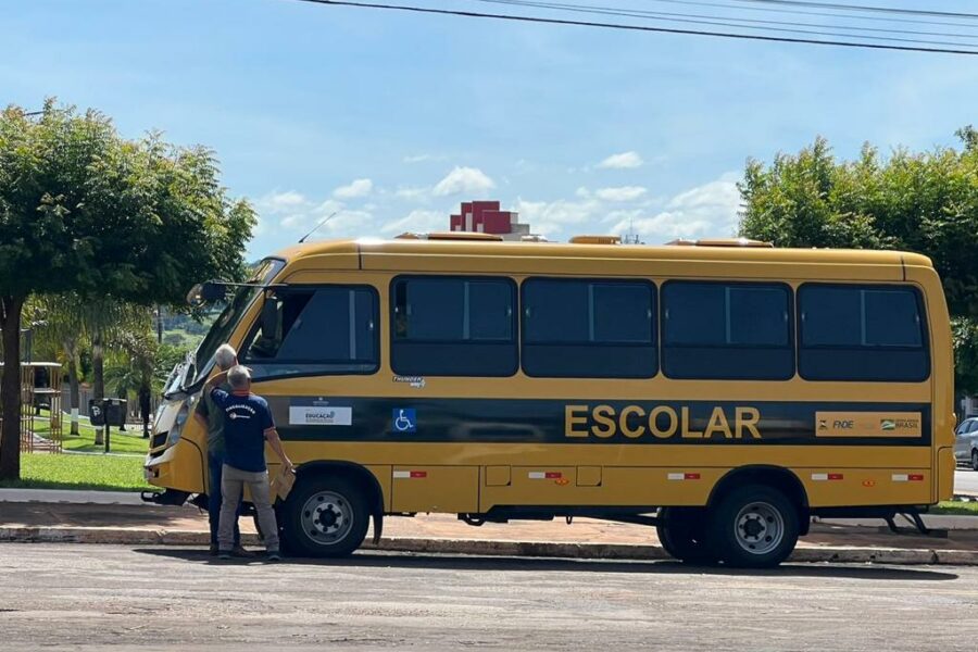 Detran vistoria veículos do transporte escolar para prefeituras
