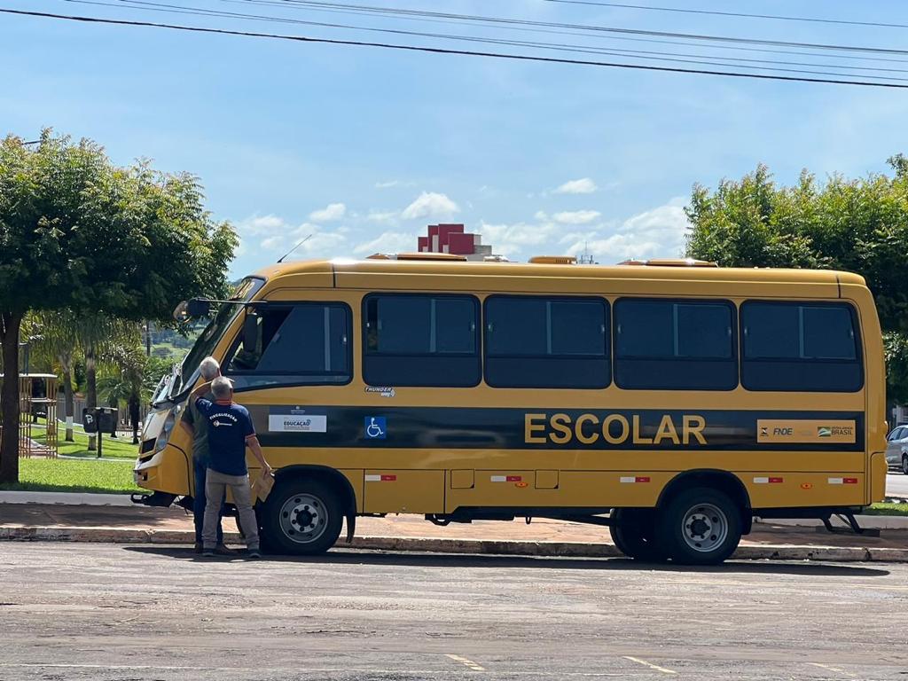 Detran vistoria veículos do transporte escolar para prefeituras