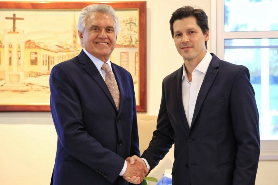 Caiado participa de conferência sobre políticas públicas, em Londres