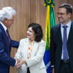 Governador discute com ministra liberação de verba para saúde em Goiás