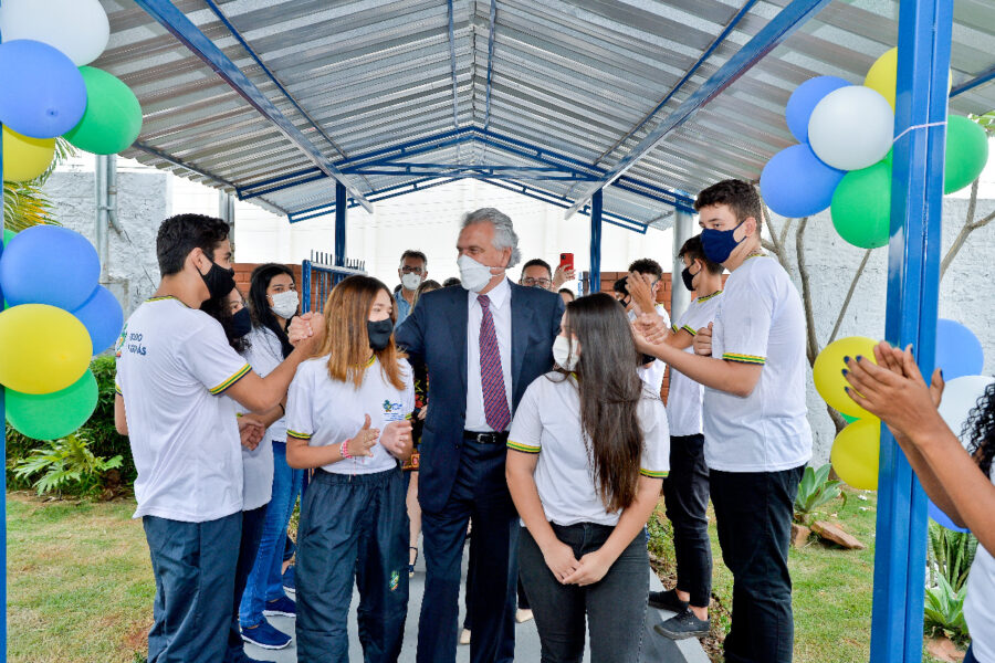 Campanha Todos Pela Paz: Caiado visita escolas em Goiânia e Aparecida