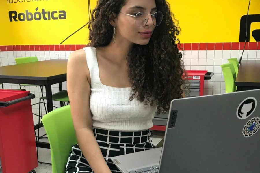 Alunos da Escola do Futuro de Goiás desenvolvem aplicativo de mobilidade