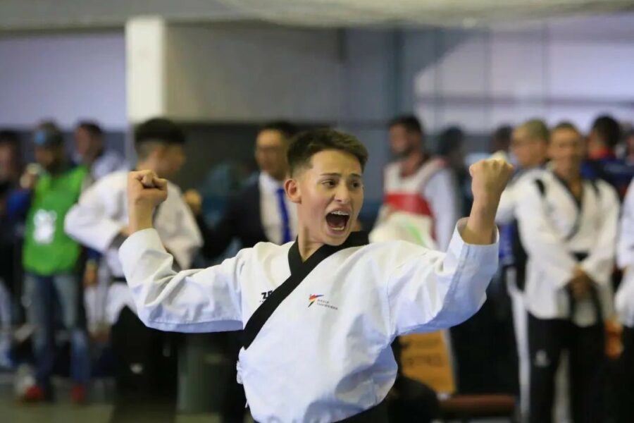 Atleta de taekwondo e aluno de Caldas Novas disputa competição de no México