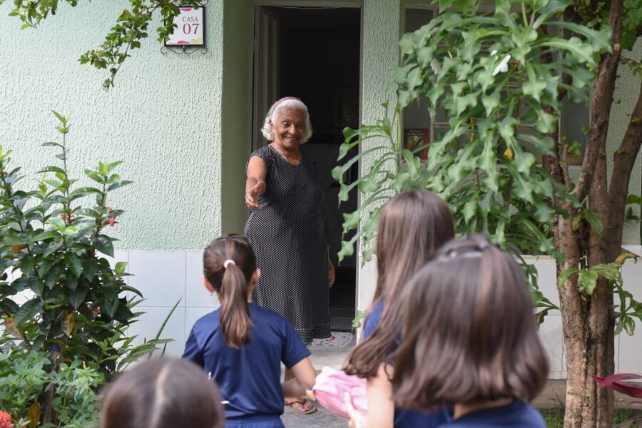 Encontro de gerações contribui para bem-estar de idosos em instituições da OVG