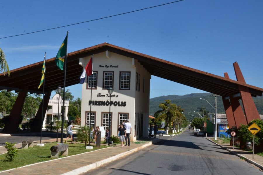 Governador cumpre agenda em Jaraguá e Pirenópolis neste domingo
