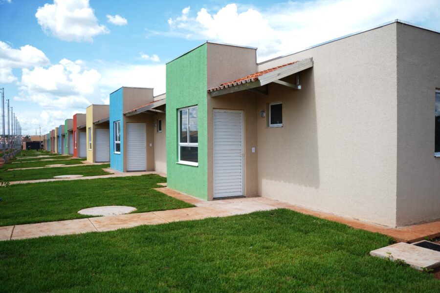Agehab assina ordem para construção de 30 casas a custo zero em Guaraíta