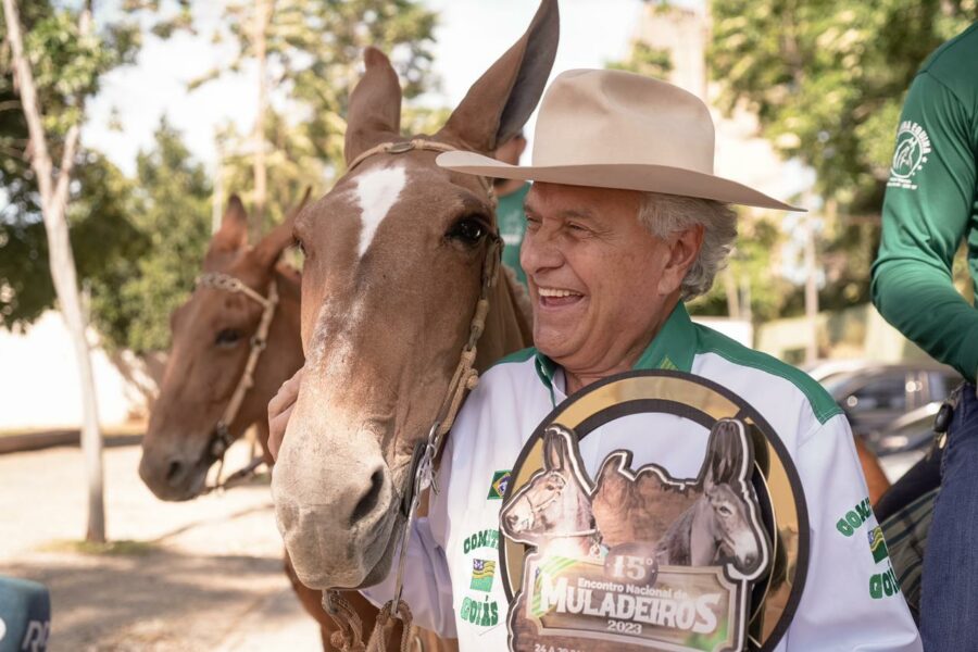 Caiado prestigia tradicional cavalgada da Pecuária de Goiânia
