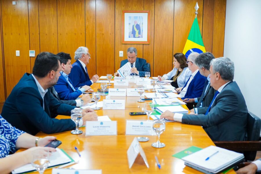 Caiado discute obras prioritárias para Goiás com ministro da Casa Civil
