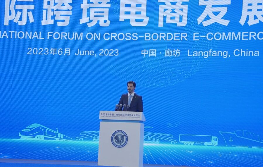 Daniel Vilela abre uma das maiores feiras comerciais da China