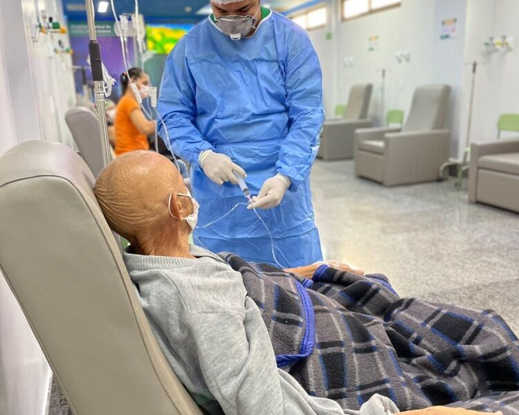 Paciente com câncer tem atendimento ampliado em Goiás