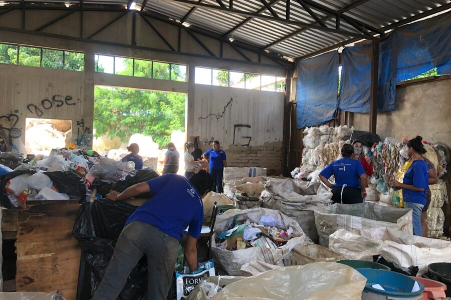 Retomada debate reciclagem e oferta cursos no Fica