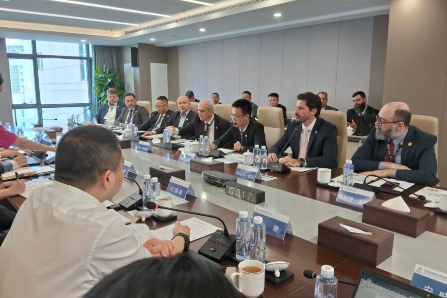 Na China, Daniel Vilela busca investimentos e tecnologia