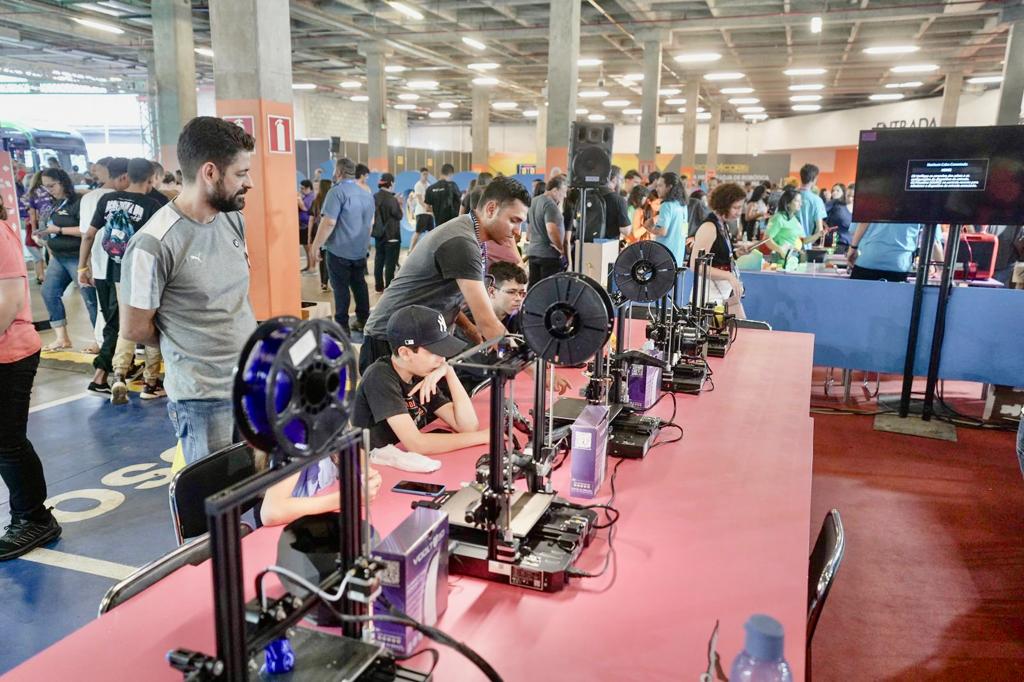 Governo leva alunos do Entorno do DF à Campus Party Goiás