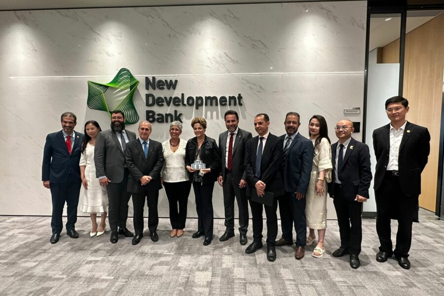 Goiás apresenta projetos a executivos do Banco do Brics