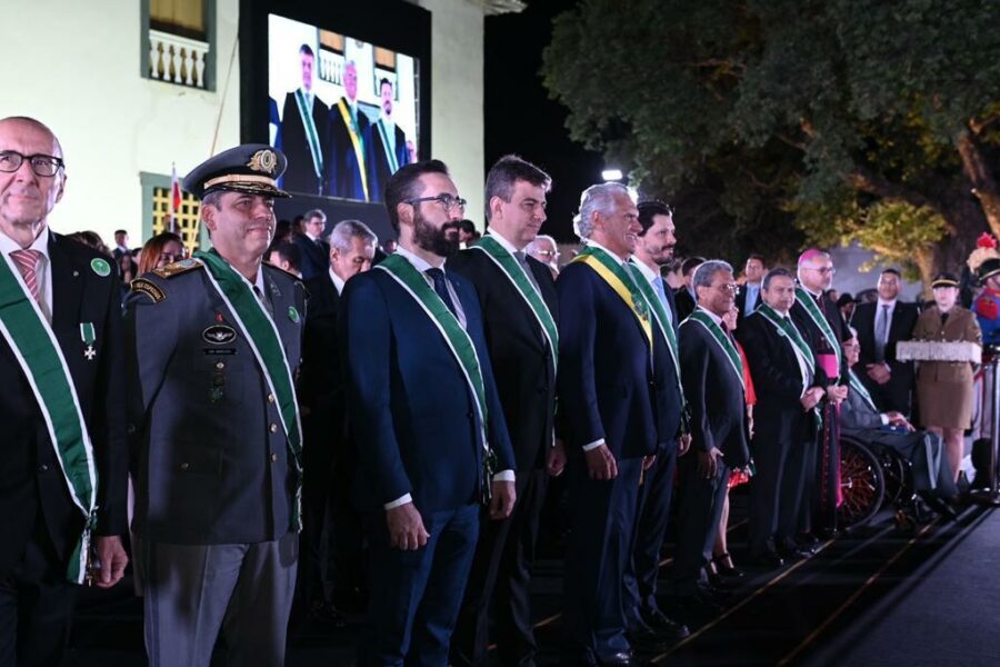 Governador entrega Comenda da Ordem do Mérito Anhanguera
