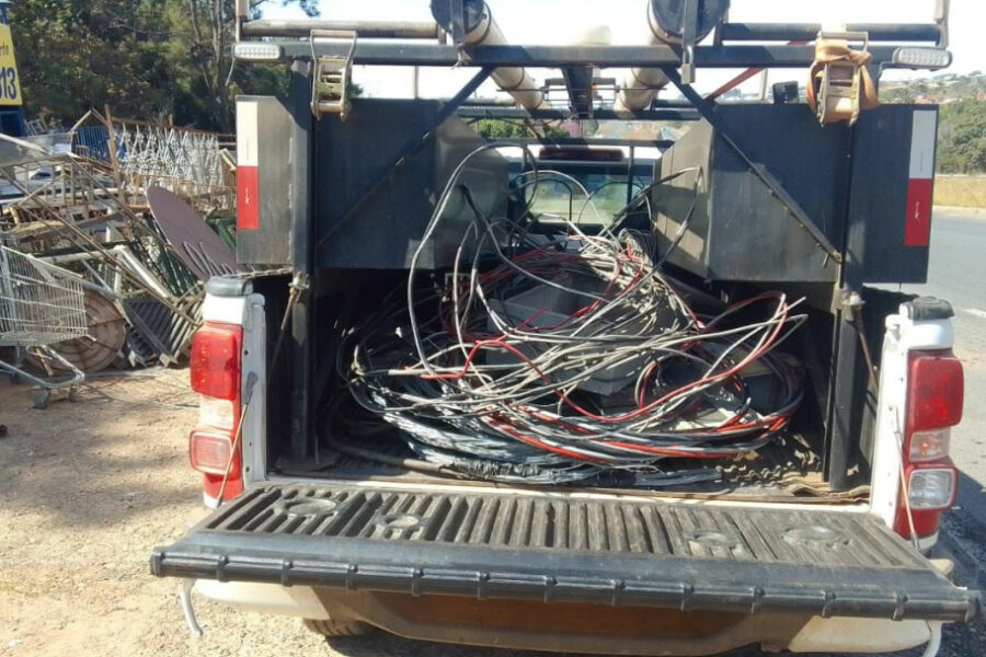Batalhão Rural prende quatro na Operação Eletro Alvo