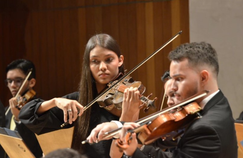 Orquestra e Banda Sinfônica Jovem de Goiás fazem apresentação para lançar turnê