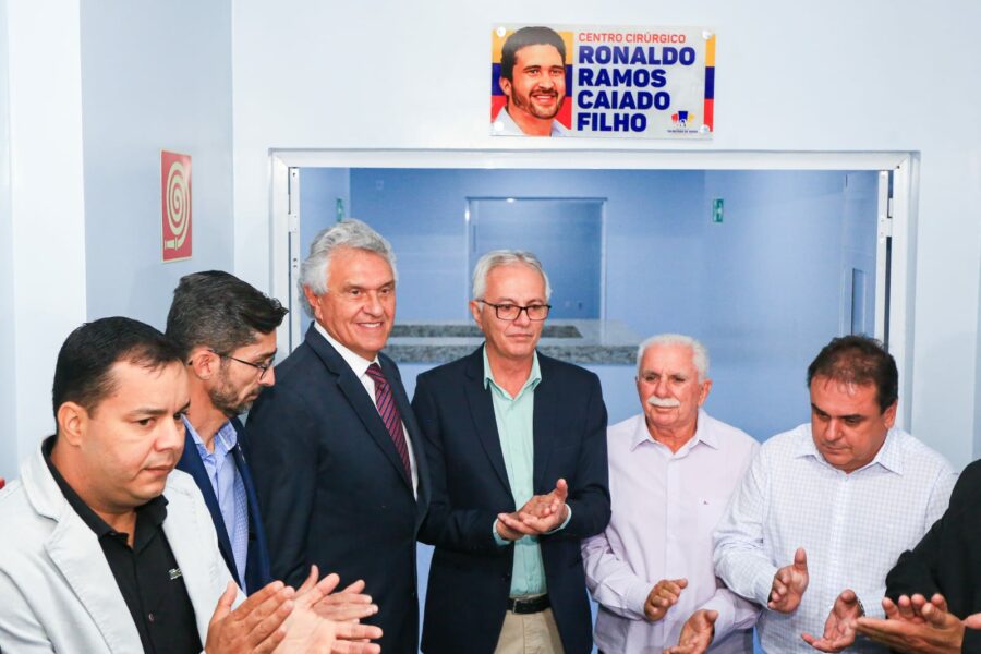 Governador visita hospital em construção em Palmeiras de Goiás