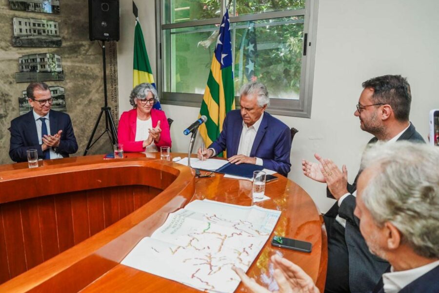 Governo e UFG firmam acordo para projetos de infraestrutura e transportes