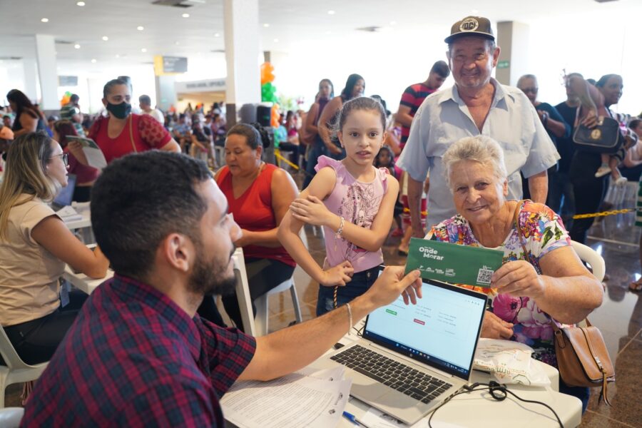 Famílias de Águas Lindas e Aparecida recebem Aluguel Social
