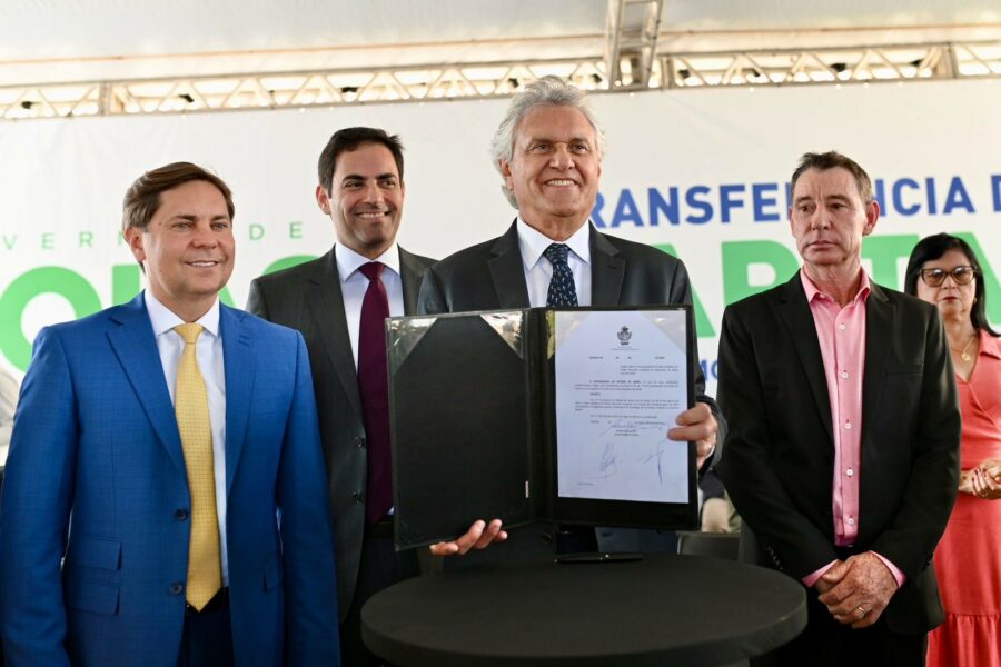 Caiado reitera compromisso com história do Estado ao transferir capital para Santa Cruz de Goiás