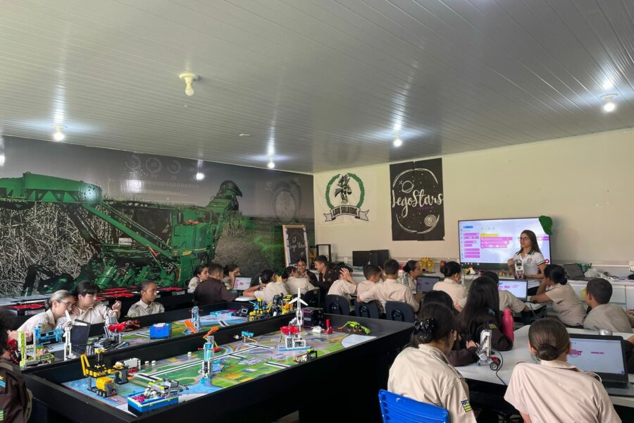 Olimpíada Brasileira de Robótica premia estudantes goianos