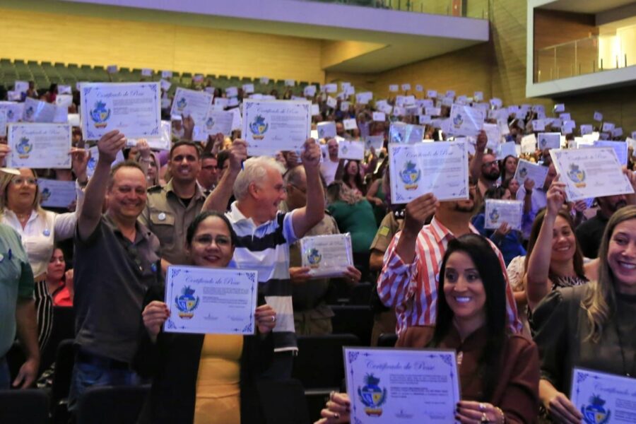 Caiado empossa novos gestores da Educação em Anápolis
