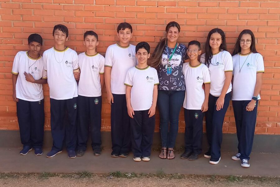 Estudantes são medalhistas de ouro em Olimpíada Internacional de Matemática