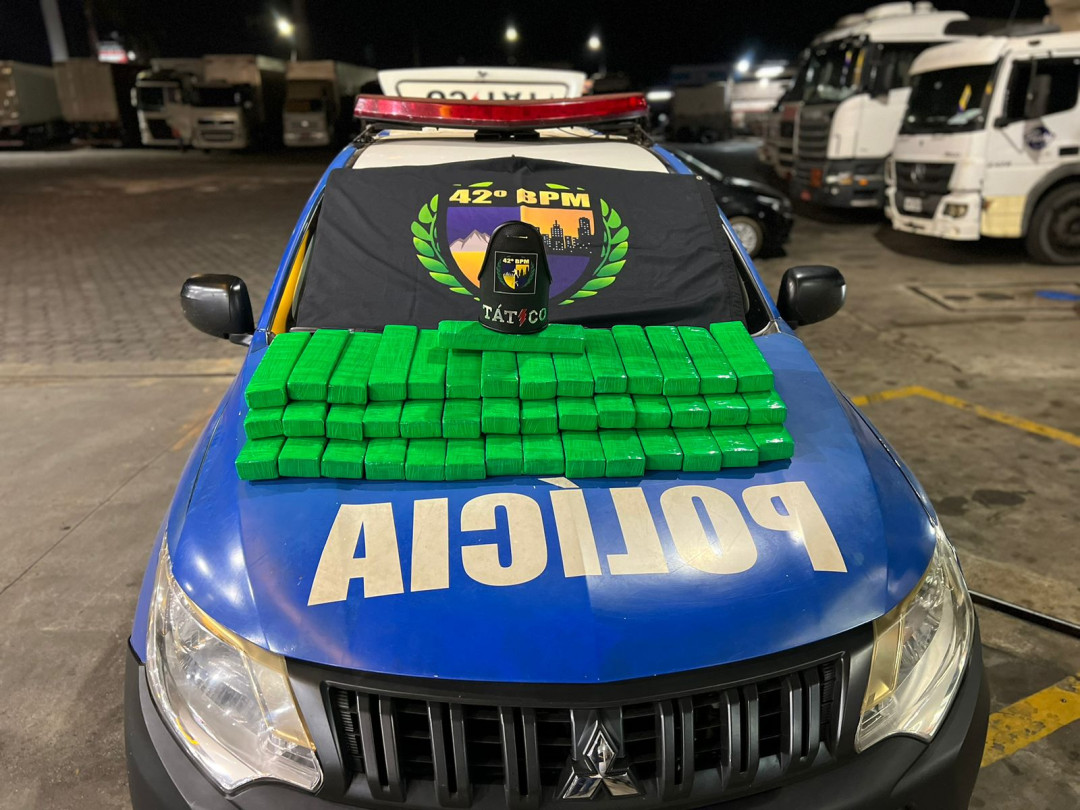 PMGO prende homem com 43 peças de maconha em Aparecida