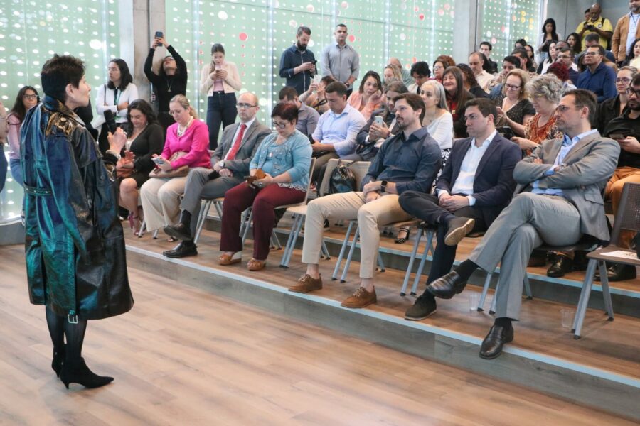 Escolas do Futuro recebem metodologia criada por professora de Harvard