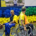 Pacientes do Crer recebem 14 cadeiras de rodas para prática de basquete