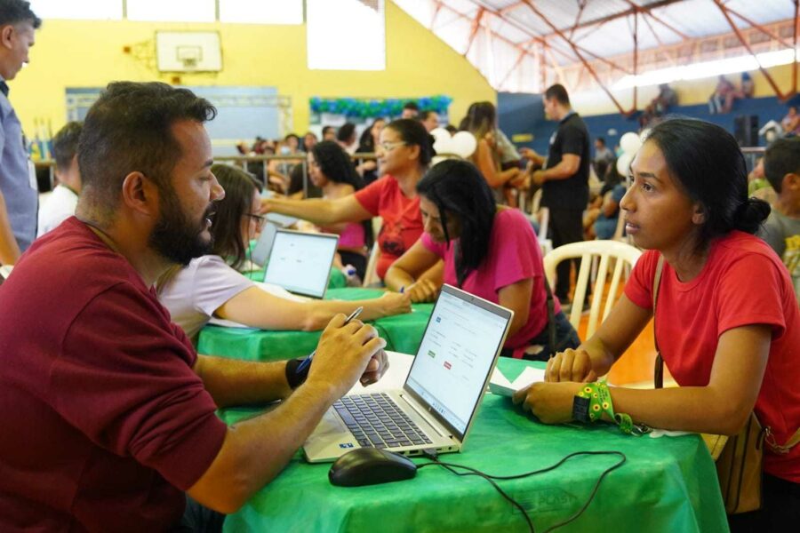 Governo entrega cartões do Aluguel Social em Senador Canedo