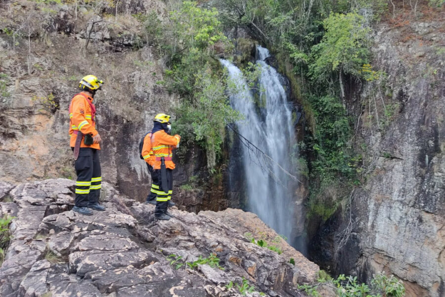 Bombeiros atuam em afogamentos e acidentes durante o feriado