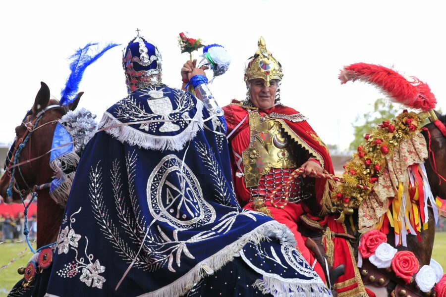 Caiado acompanha encerramentos das Cavalhadas de Corumbá