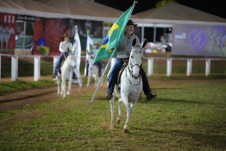 Caiado ressalta essência tropeira da cultura goiana em encontro de criadores de muares