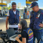 Procon notifica postos por aumento de preços no feriado