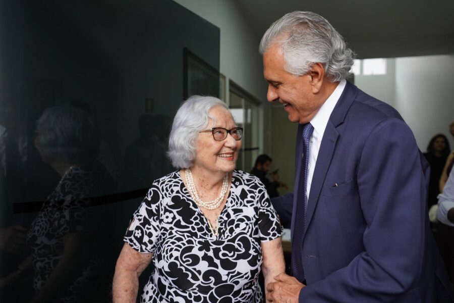 Governador lamenta morte da escritora Lena Castello Branco