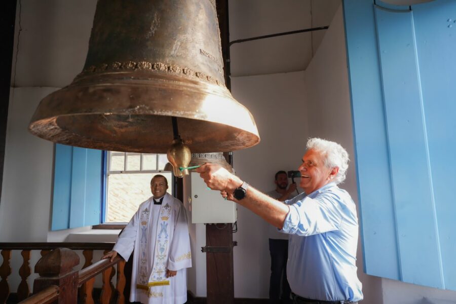 Caiado participa de missa em louvor à Nossa Senhora Aparecida na cidade de Goiás