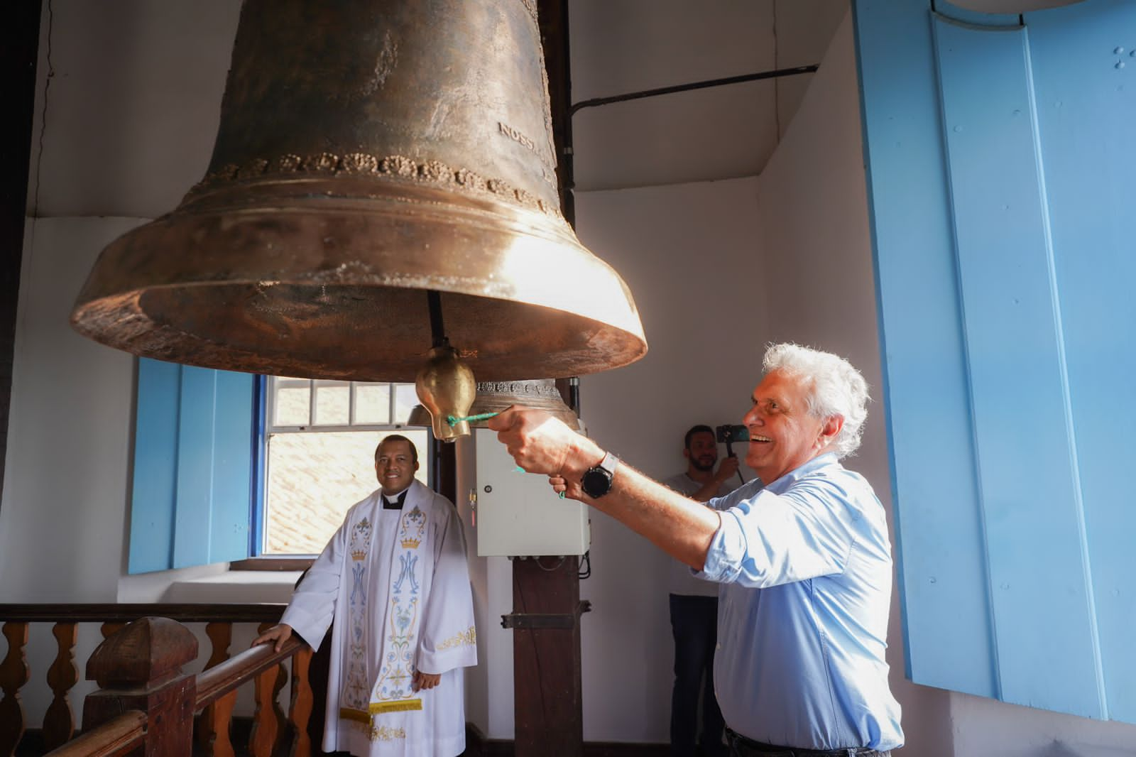 Caiado participa de missa em louvor à Nossa Senhora Aparecida na cidade de Goiás