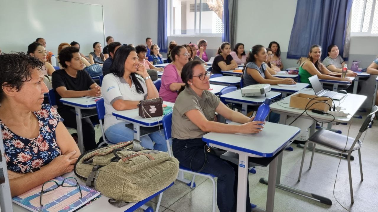Seduc abre inscrições para cursos de Libras